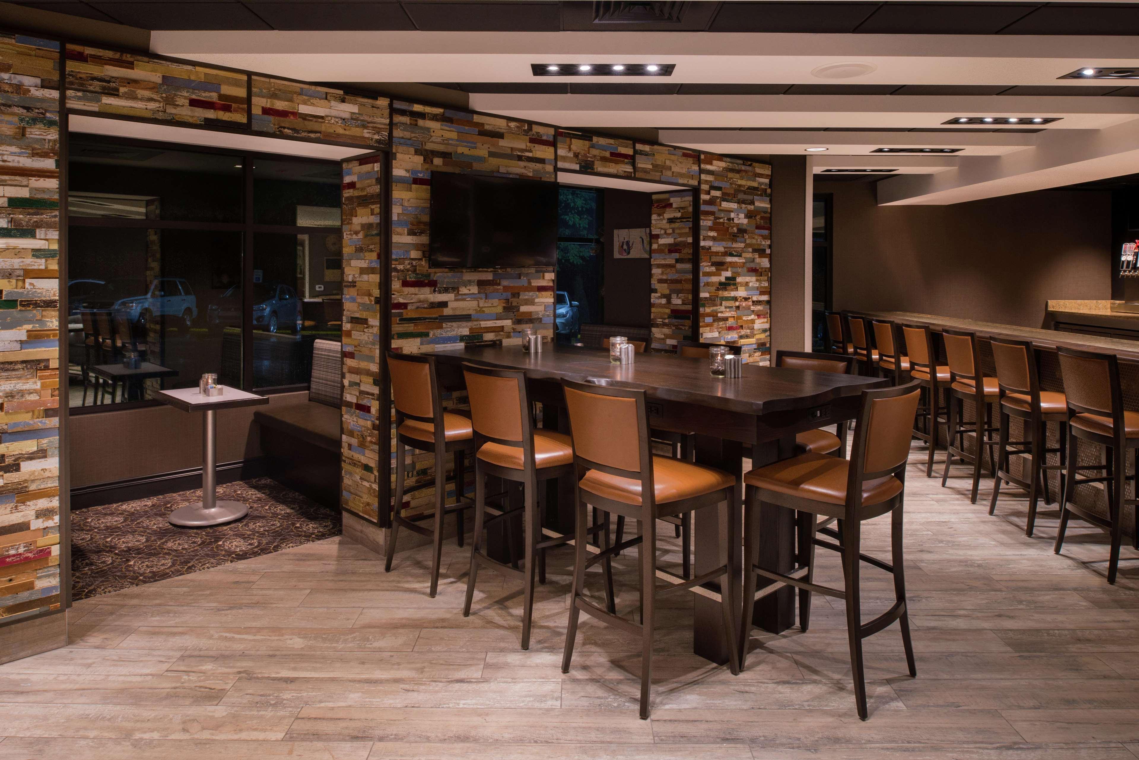 Doubletree By Hilton Raleigh Crabtree Valley Exterior foto