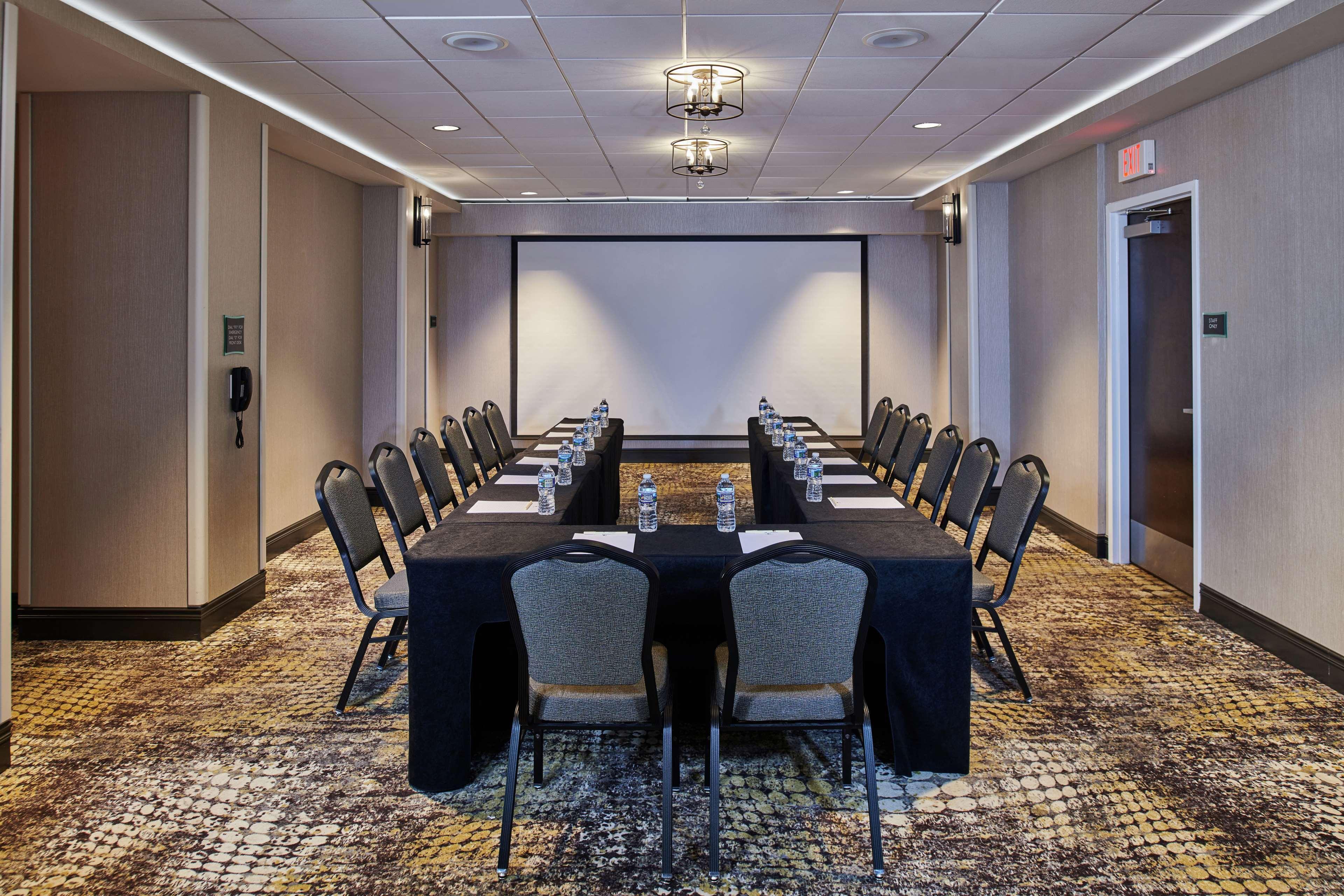 Doubletree By Hilton Raleigh Crabtree Valley Exterior foto