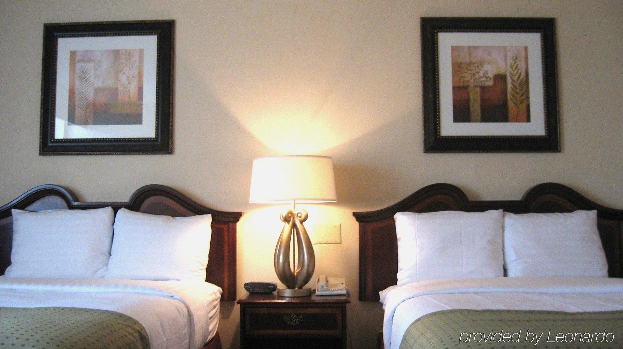 Doubletree By Hilton Raleigh Crabtree Valley Habitación foto