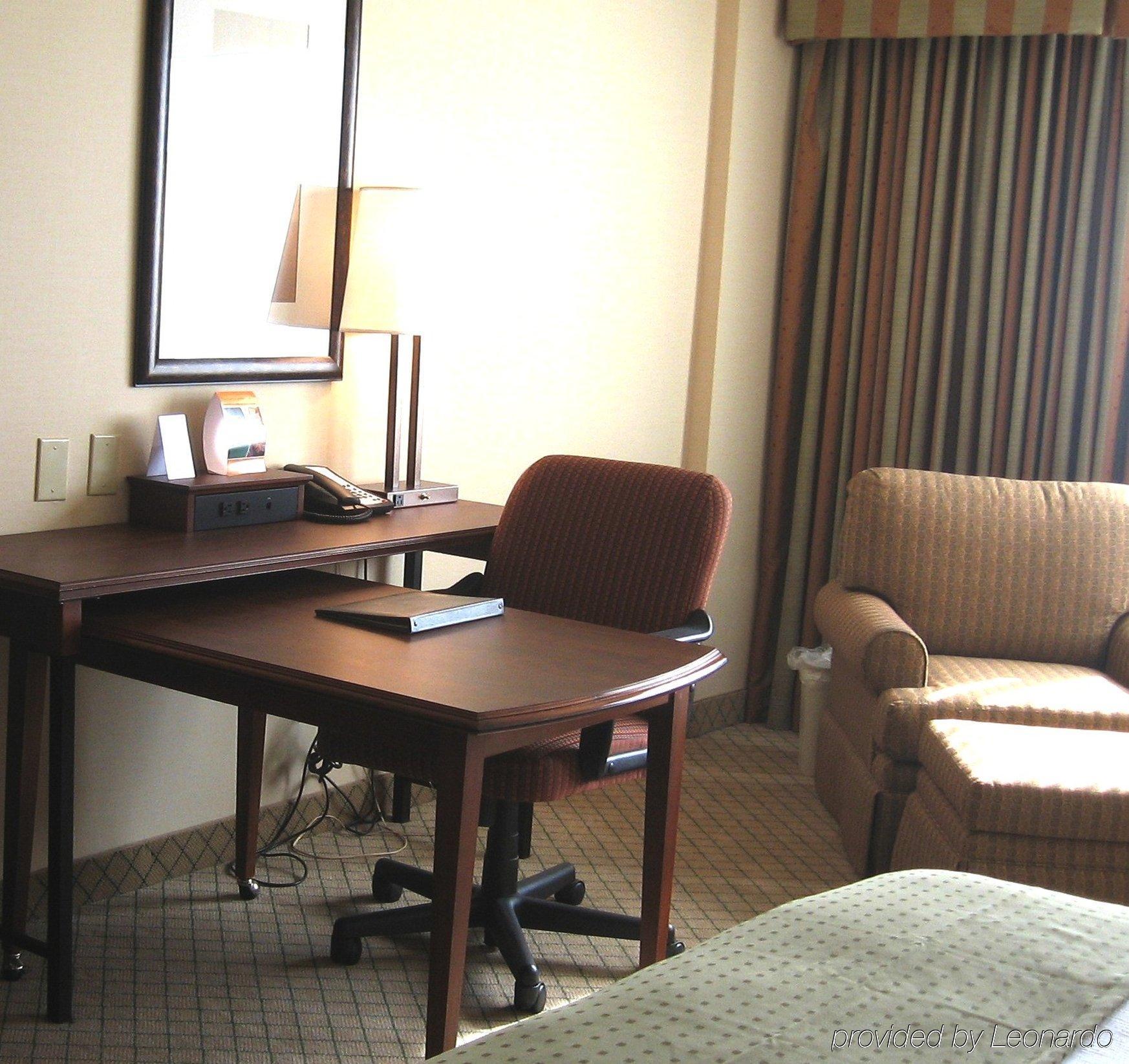 Hotel Doubletree By Hilton Raleigh Crabtree Valley Habitación foto