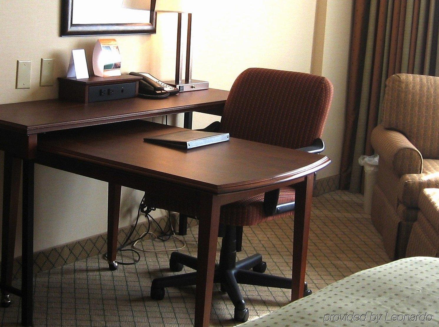 Doubletree By Hilton Raleigh Crabtree Valley Habitación foto