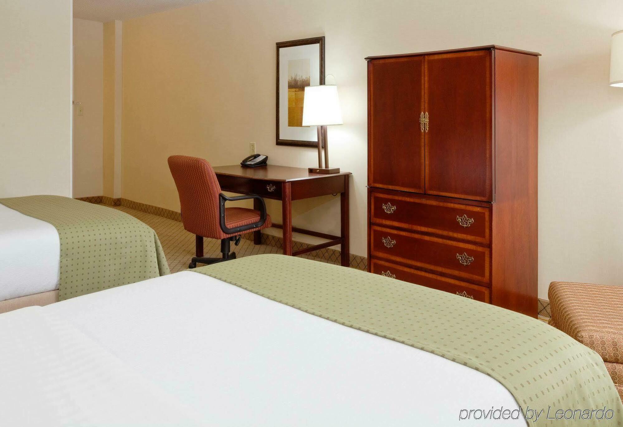 Doubletree By Hilton Raleigh Crabtree Valley Exterior foto