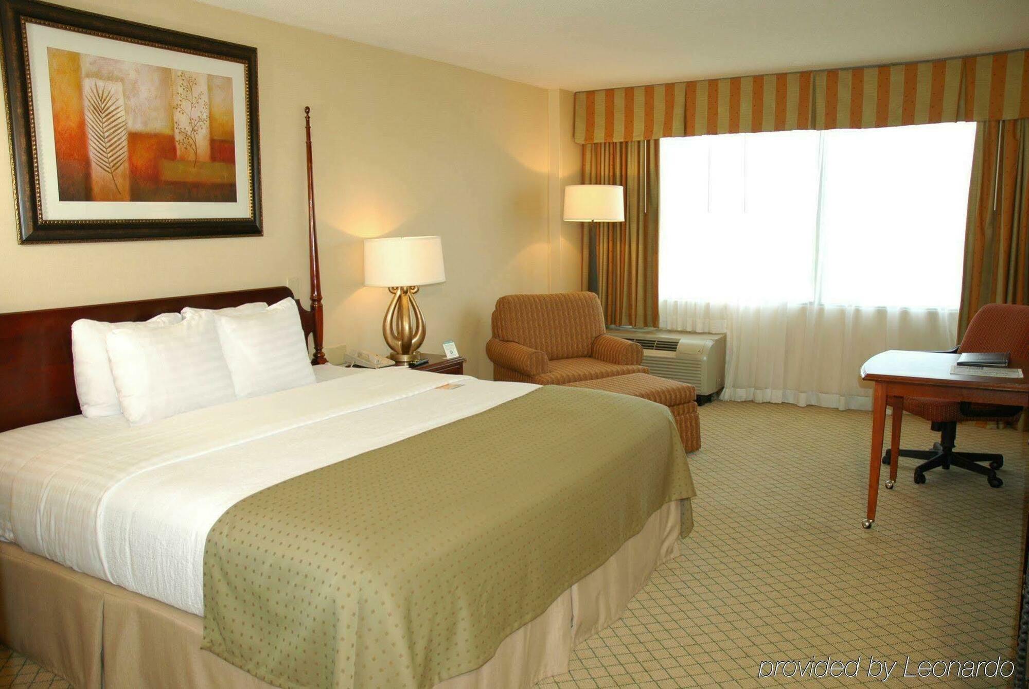 Doubletree By Hilton Raleigh Crabtree Valley Exterior foto